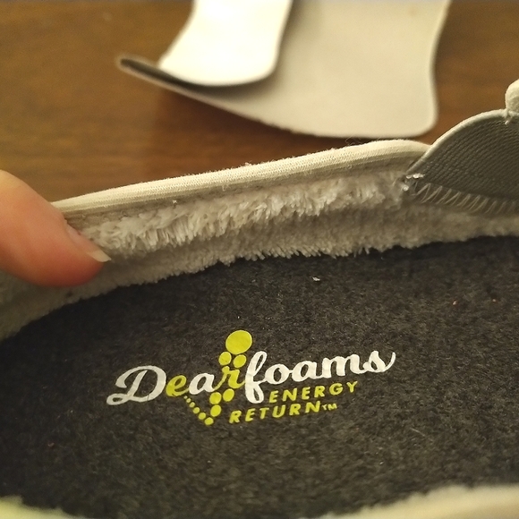 SOLD Dearfoams sneakers - Picture 5 of 8